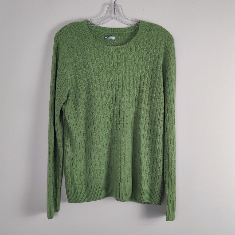 Bass & Co. Classic Cable Knit Sweater in Vibrant Green - Timeless Warmth